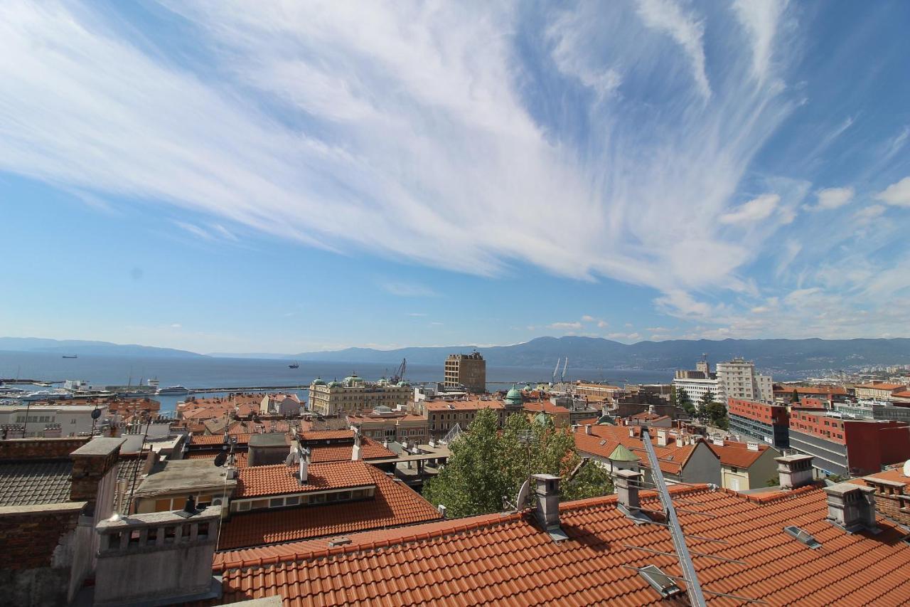 Penthouse Rijeka Centar Apartment Exterior photo