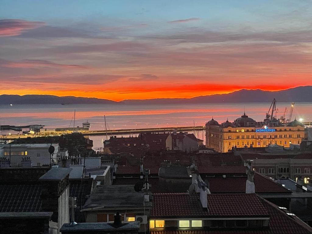 Penthouse Rijeka Centar Apartment Exterior photo