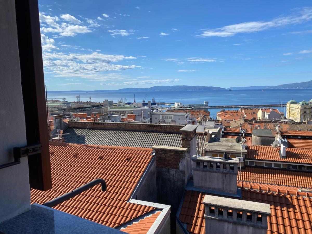 Penthouse Rijeka Centar Apartment Exterior photo